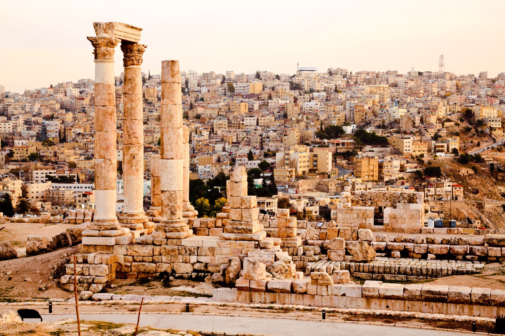 Cheap flight to Amman